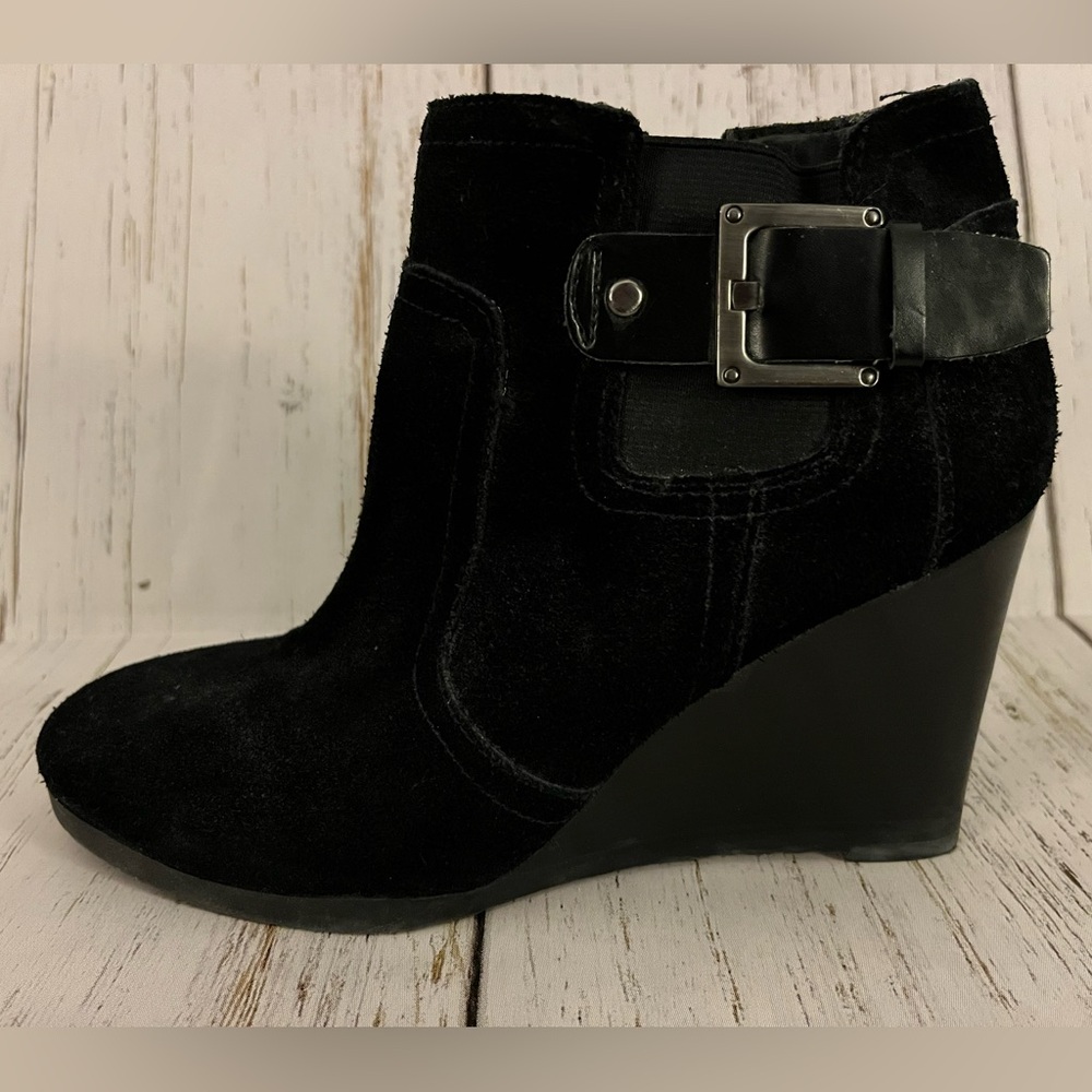 EUC Franco Sarto 3.5” wedge heel suede ankle boots - women’s size 8.5